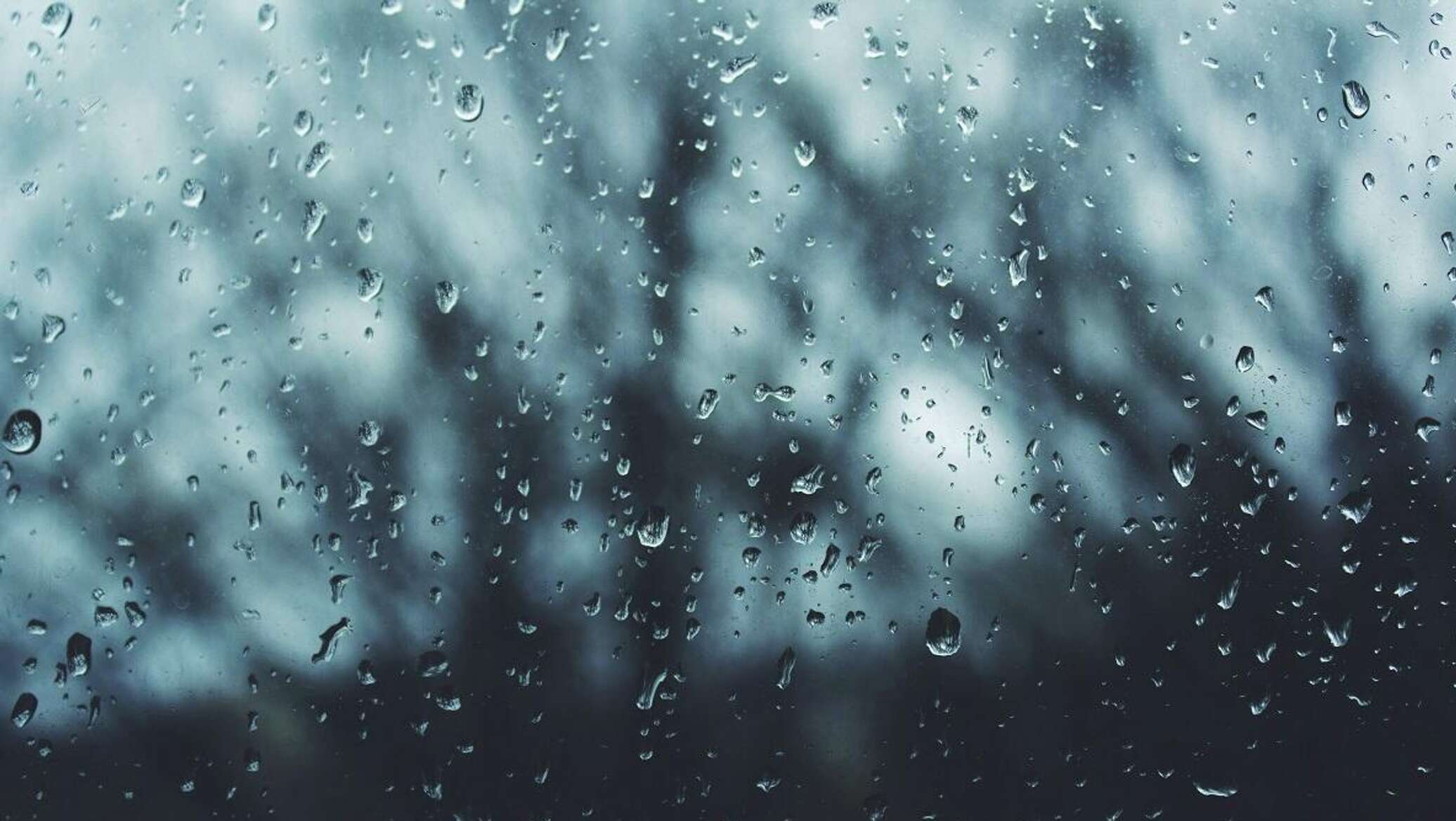 ثورة في مجال الطاقة... تحويل قطرات الأمطار إلى كهرباء