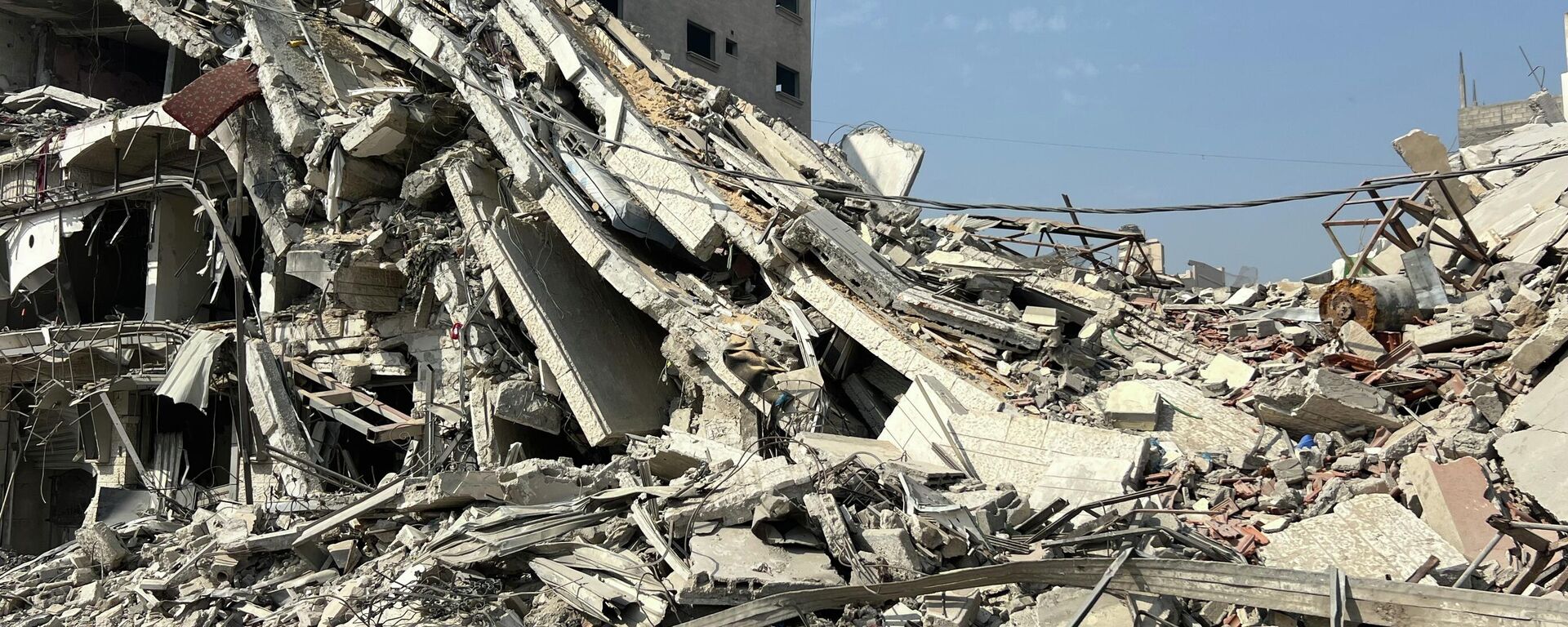 عائلات شمالي غزة تصارع الدمار والجوع والموت تحت ركام المنازل أملا في الحياة - سبوتنيك عربي, 1920, 11.11.2025