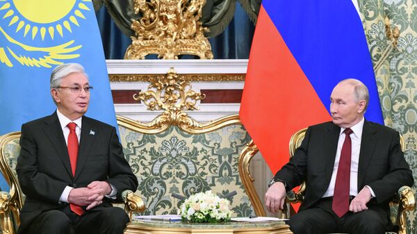 الرئيس الروسي فلاديمير بوتين خلال محادثاته مع الرئيس الكازاخستاني، قاسم جومارت توكاييف - سبوتنيك عربي