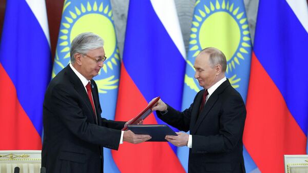 الرئيس الروسي فلاديمير بوتين مع الرئيس الكازاخستاني قاسم جومارت توكايف - سبوتنيك عربي