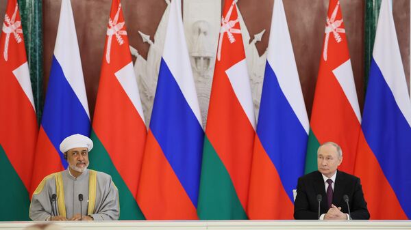 الرئيس فلاديمير بوتين وسلطان عمان هيثم بن طارق آل سعيد - سبوتنيك عربي