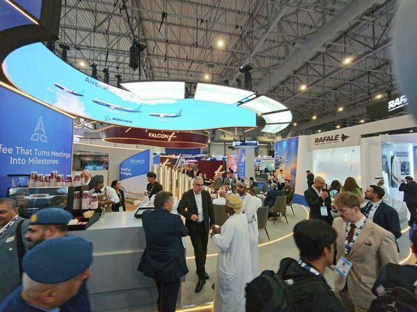 دبي تجمع العالم في أكبر معرض للطيران والفضاء  2025   - سبوتنيك عربي