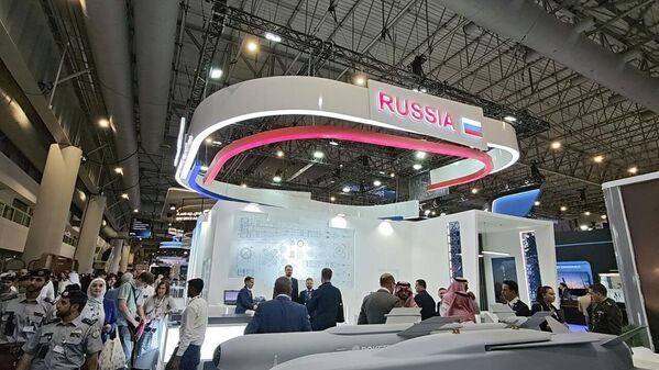 دبي تجمع العالم في أكبر معرض للطيران والفضاء  2025   - سبوتنيك عربي