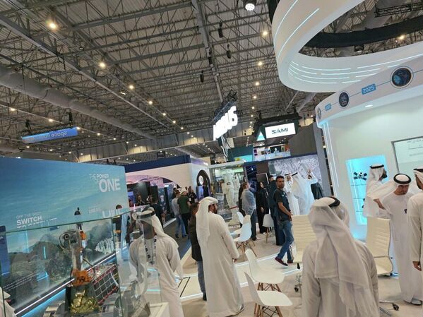 دبي تجمع العالم في أكبر معرض للطيران والفضاء  2025   - سبوتنيك عربي