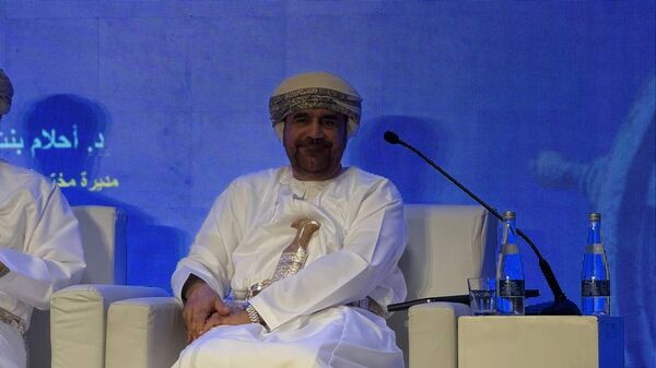 جلسة حوارية، تحت عنوان إرث حضاري بين عمان والعالم، ضمن فعاليات احتفالات سلطنة عمان باليوم الوطني العماني - سبوتنيك عربي
