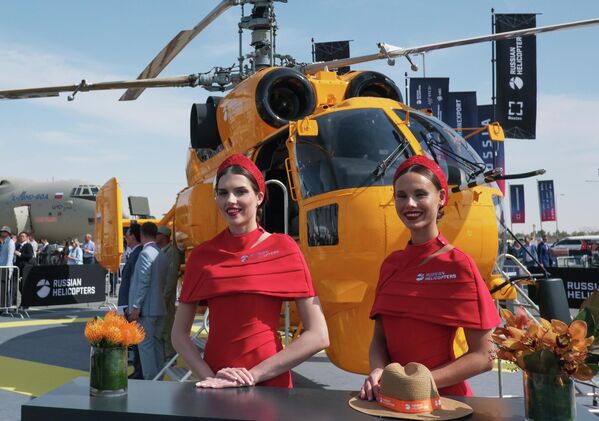 مروحية من طراز &quot;Ka-32A11M&quot; لمكافحة الحرائق مزودة بنظام إخماد الحرائق الجديد الروسي الصنع &quot;SP-32&quot;. - سبوتنيك عربي