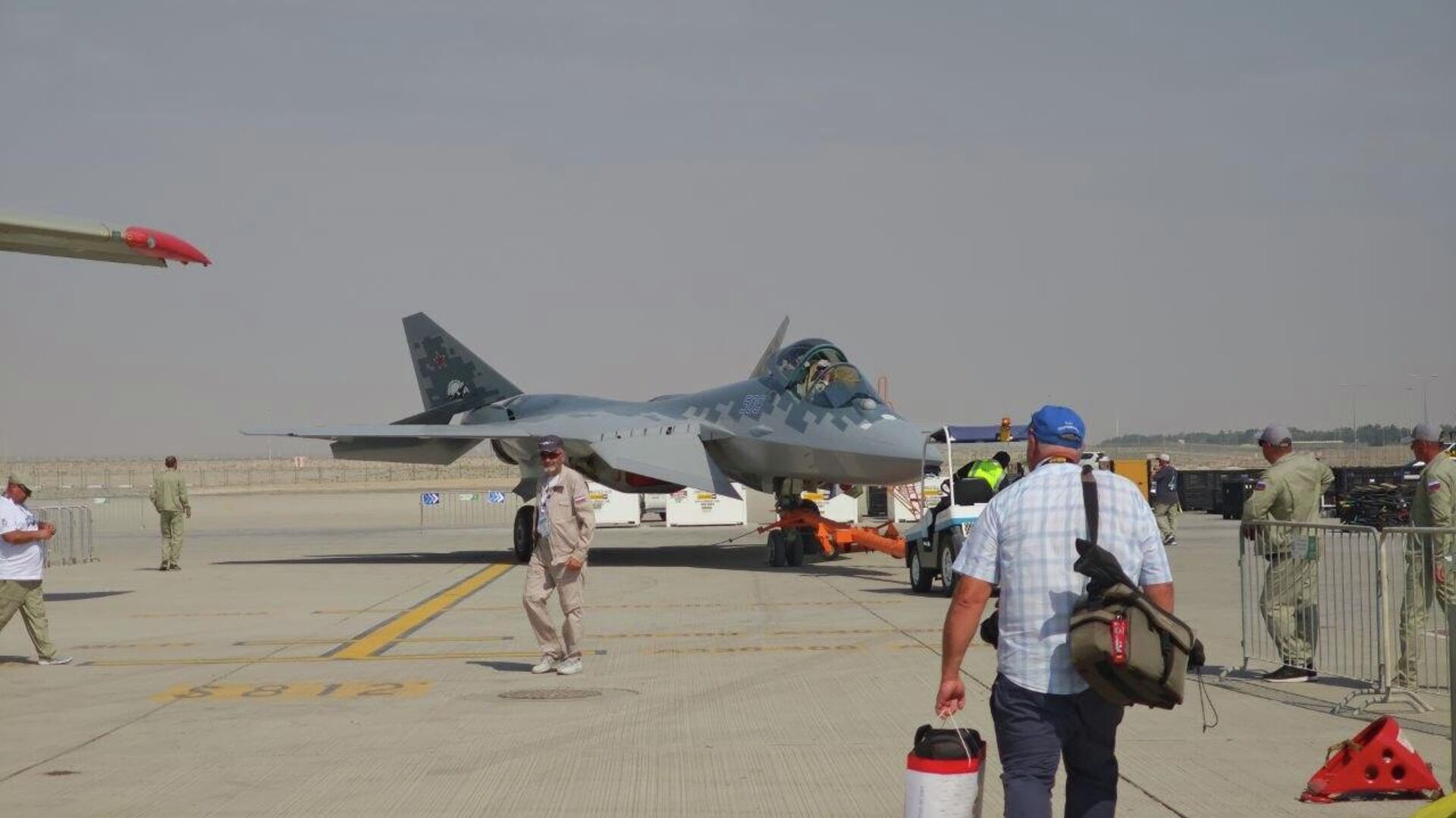 المقاتلة الروسية سو-57 في ظهورها الأول بمعرض دبي للطيران - سبوتنيك عربي, 1920, 18.11.2025