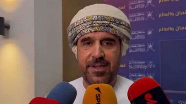 الشيخ أحمد بن هاشم المسكري، رئيس دائرة مجلس التعاون لدول الخليج والجوار الإقليمي بوزارة الخارجية العمانية - سبوتنيك عربي