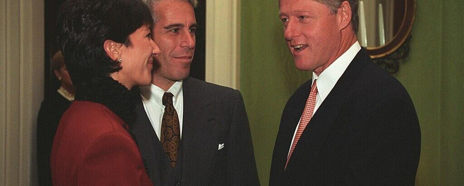 President Clinton with Jeffrey Epstein and Ghislaine Maxwell in the White House, September 1993 - سبوتنيك عربي, 1920, 20.11.2025