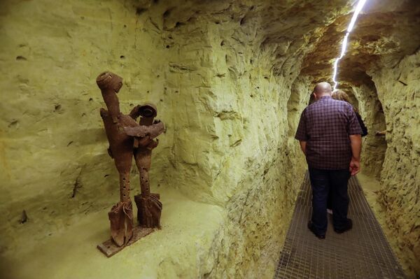 متحف الشظايا في رمحالا اللبنانية… ذاكرة الألم التي صاغها شارل نصار فنا ورسالة سلام - سبوتنيك عربي