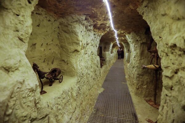 متحف الشظايا في رمحالا اللبنانية… ذاكرة الألم التي صاغها شارل نصار فنا ورسالة سلام - سبوتنيك عربي