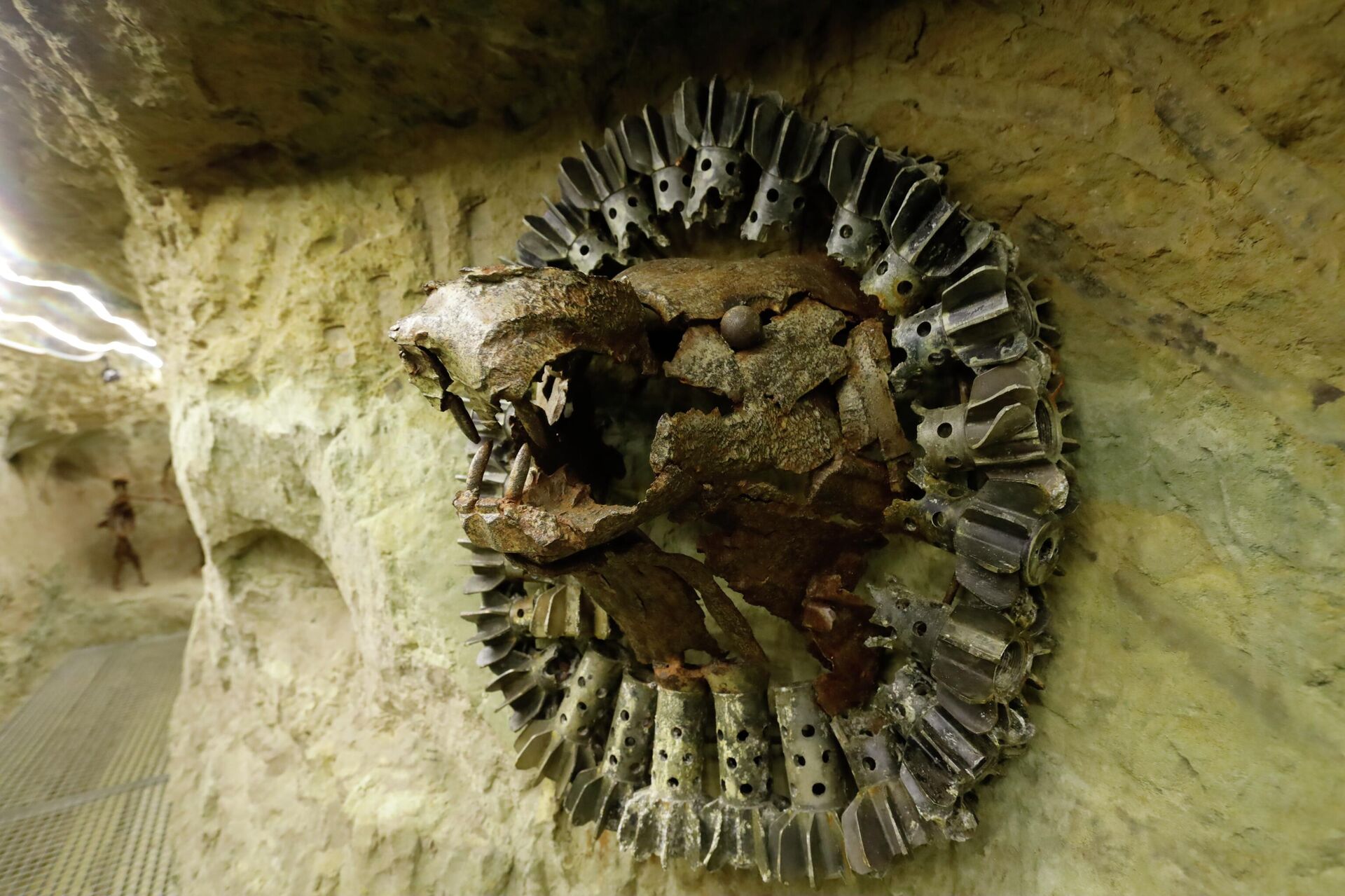 متحف الشظايا في رمحالا اللبنانية… ذاكرة الألم التي صاغها شارل نصار فنا ورسالة سلام - سبوتنيك عربي, 1920, 19.11.2025