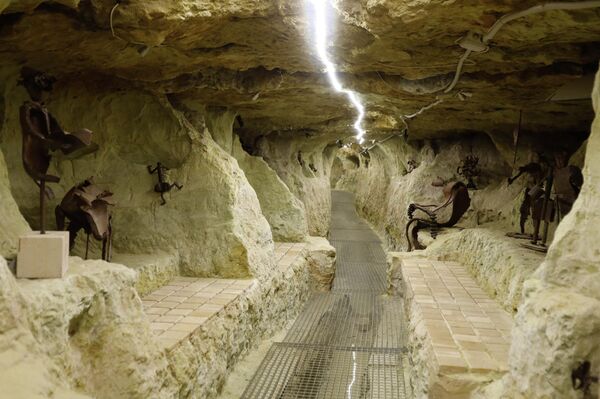 متحف الشظايا في رمحالا اللبنانية… ذاكرة الألم التي صاغها شارل نصار فنا ورسالة سلام - سبوتنيك عربي