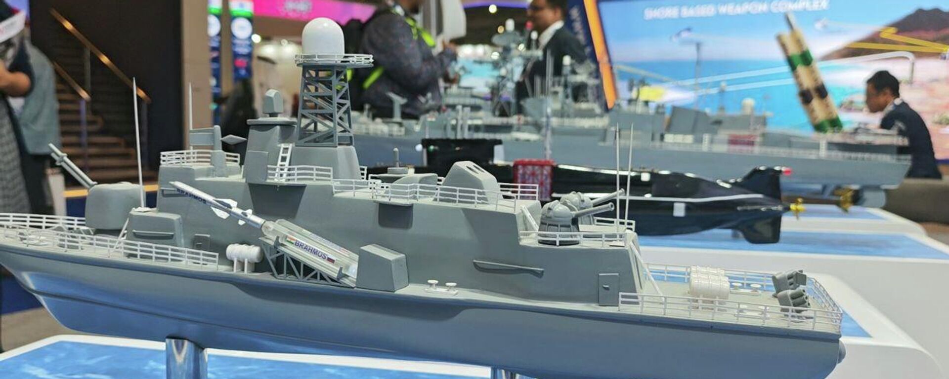 روسيا والهند تعرضان صاروخ براهموس الأسرع من الصوت في معرض دبي للطيران 2025 - سبوتنيك عربي, 1920, 19.11.2025