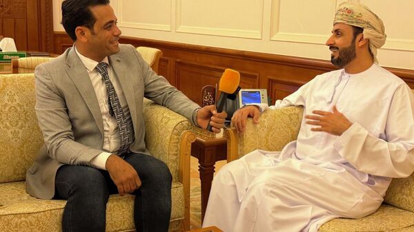 نائب رئيس مجلس الشورى العماني الشيخ طاهر بن مبخوت الجنيبي - سبوتنيك عربي