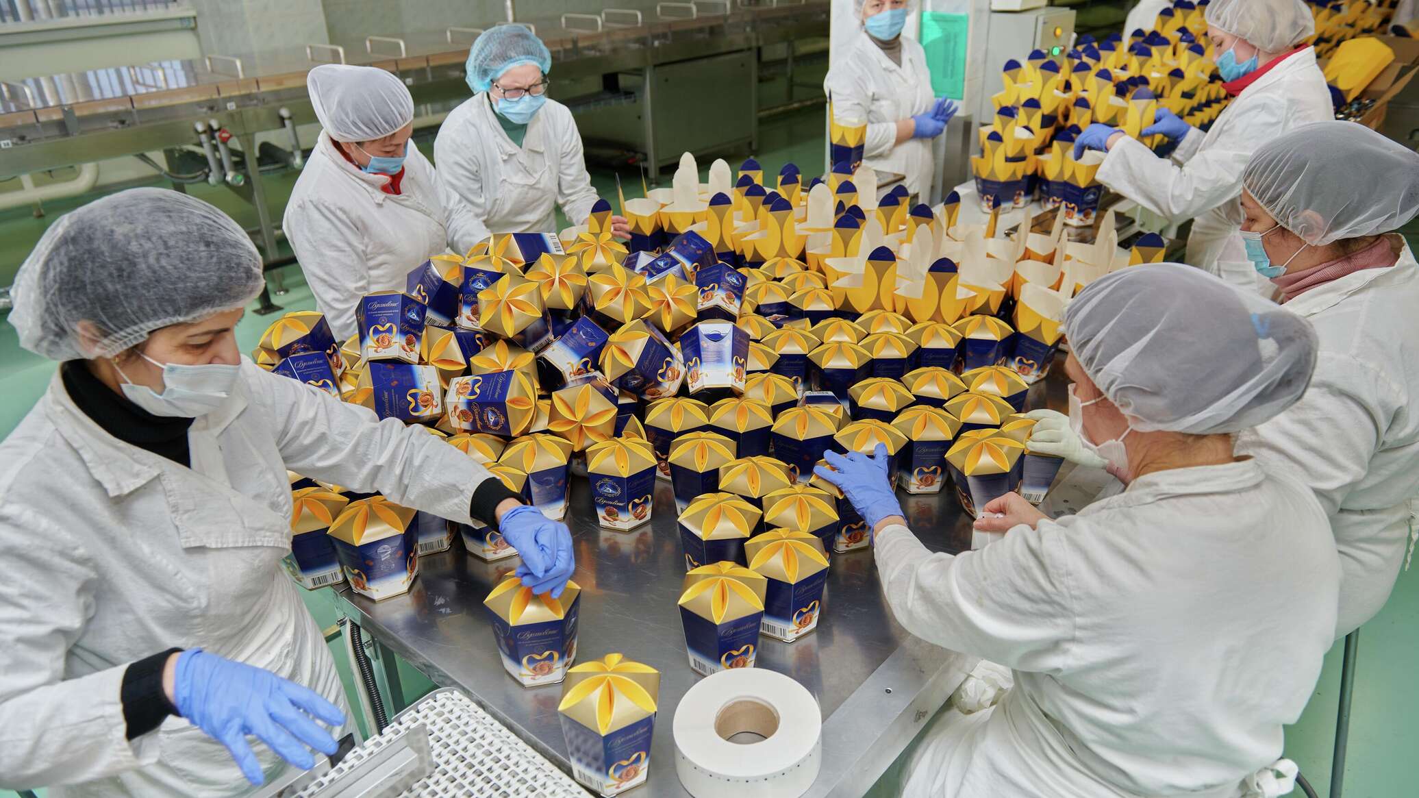 أكثر من 4 مليون هدية سنويا… موسكو ترفع إنتاج الحلويات استعدادا لأعياد رأس السنة