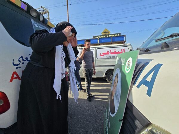 مخيم عين الحلوة جنوبي لبنان يشيع قتلى الغارة الإسرائيلية - سبوتنيك عربي