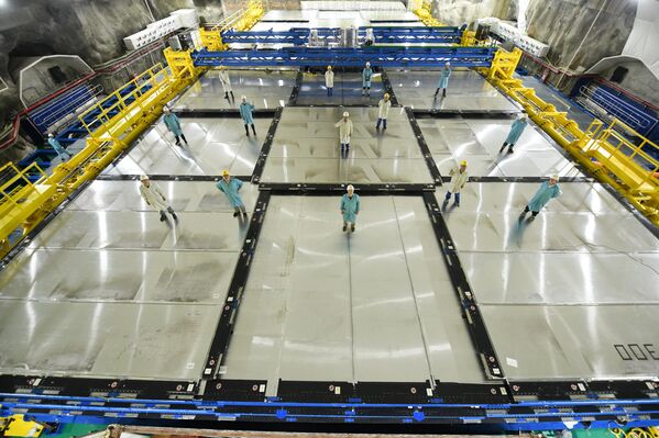 يوفر كاشف "توب تراكير" حماية إضافية لمرصد "جيانغمن" تحت الأرض للنيوترينوات (جونو) في مقاطعة غوانغدونغ يوفر كاشف "توب تراكير" حماية إضافية لمرصد "جيانغمن" تحت الأرض للنيوترينوات (جونو) في مقاطعة غوانغدونغ - سبوتنيك عربي