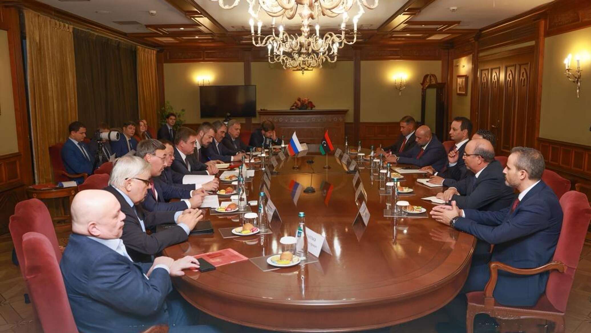 اجتماع رفيع المستوى في موسكو لتعزيز التعاون الليبي الروسي بمجالات الإعمار والتنمية