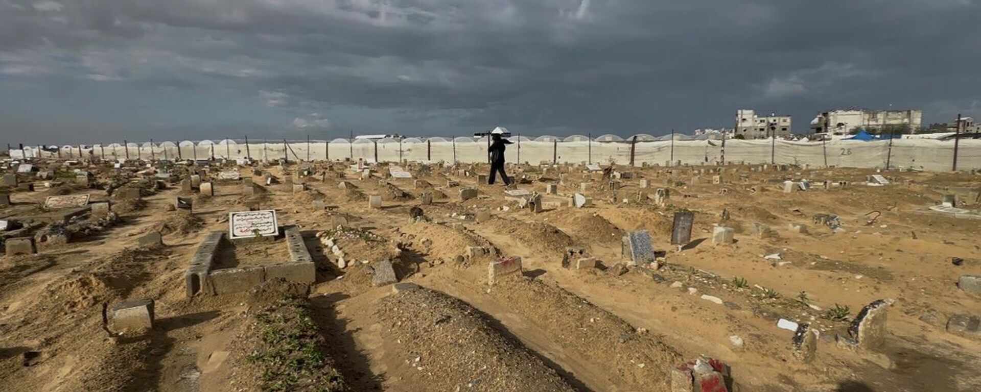 الحانوتي طافش أبو حطب، قطاع غزة  - سبوتنيك عربي, 1920, 20.12.2025