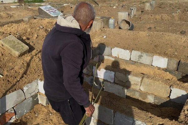 الحانوتي طافش أبو حطب، قطاع غزة  - سبوتنيك عربي