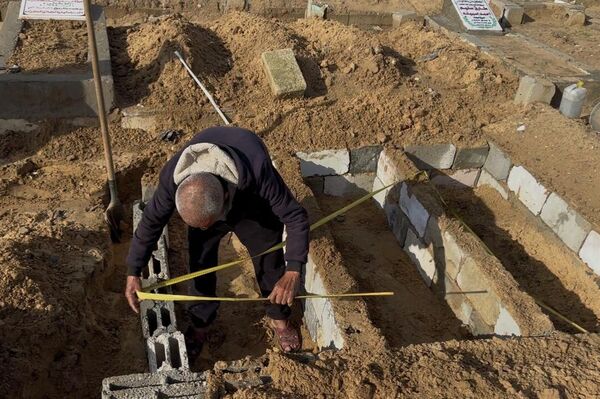 الحانوتي طافش أبو حطب، قطاع غزة  - سبوتنيك عربي