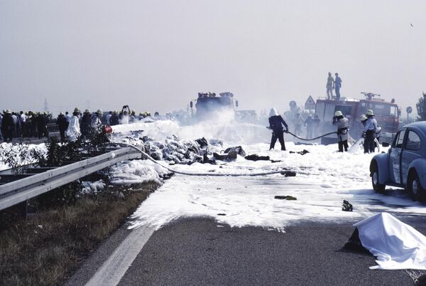 تحطّم مروحية &quot;شينوك&quot;، ألمانيا (1982) مروحية &quot;شينوك&quot; تحمل جنودًا مظليين من دول عدة، تحطمت وسقطت خلال عرض جوي في مانهايم،  كانت النتيجة 46 قتيلًا. - سبوتنيك عربي