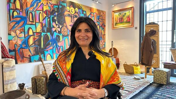 الفنانة التشكيلية فاطمة الزهراء بوعوني  - سبوتنيك عربي