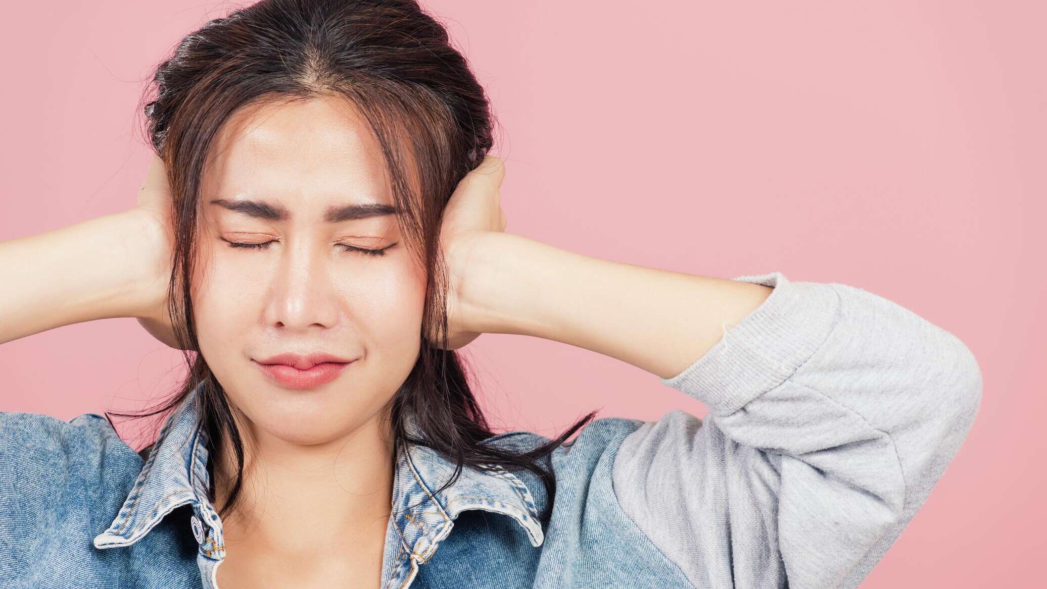 دراسة توضح علاقة طنين الأذن بنشاط الدماغ خلال النوم