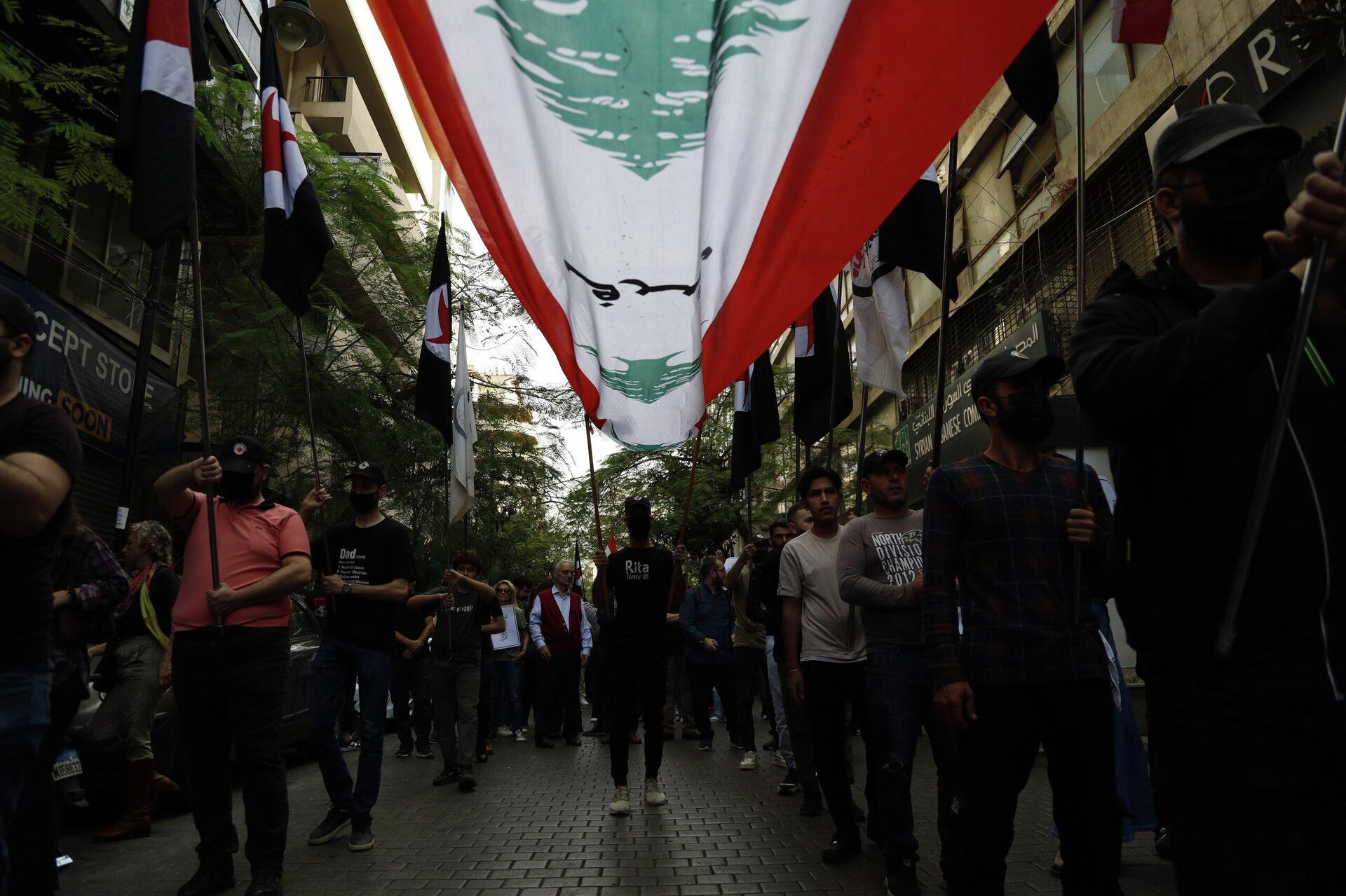 مسيرة في بيروت تندد بالاعتداءات الإسرائيلية وتطالب باستعادة الأسرى وسط صمت رسمي
مسيرة في بيروت تندد بالاعتداءات الإسرائيلية وتطالب باستعادة الأسرى وسط صمت رسمي
- سبوتنيك عربي, 1920, 24.11.2025