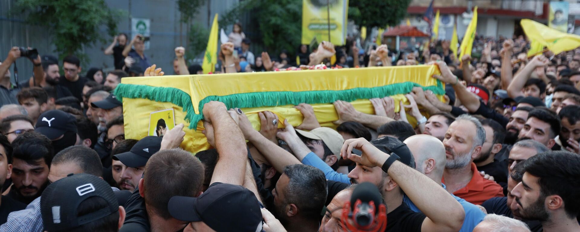 حزب الله يشيع القائد هيثم الطبطبائي بعد غارة إسرائيلية على الضاحية الجنوبية - سبوتنيك عربي, 1920, 27.11.2025