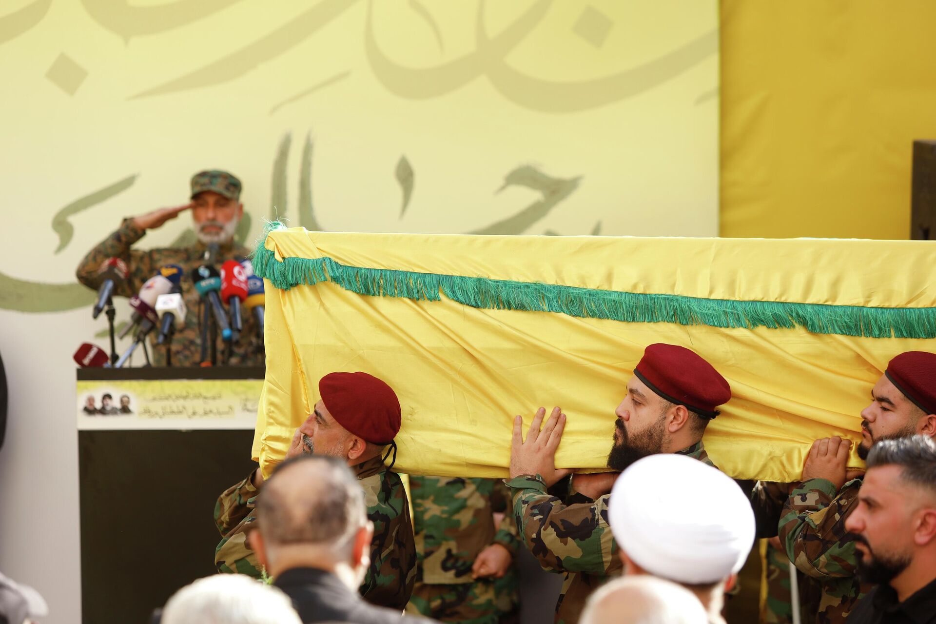 حزب الله يشيع القائد هيثم الطبطبائي بعد غارة إسرائيلية على الضاحية الجنوبية - سبوتنيك عربي, 1920, 25.11.2025