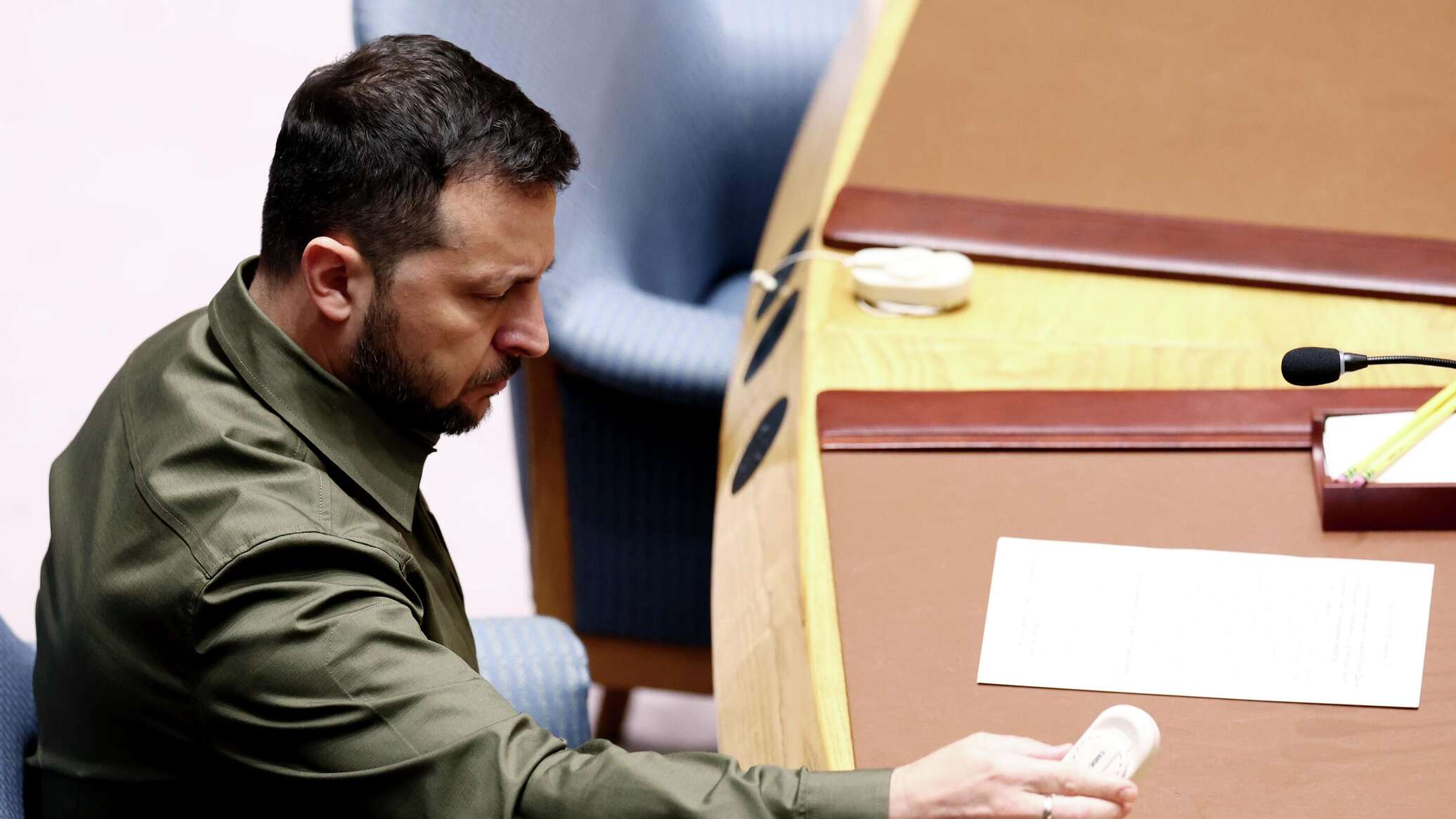 إعلام: زيلينسكي في أضعف موقف له منذ بداية الصراع الأوكراني