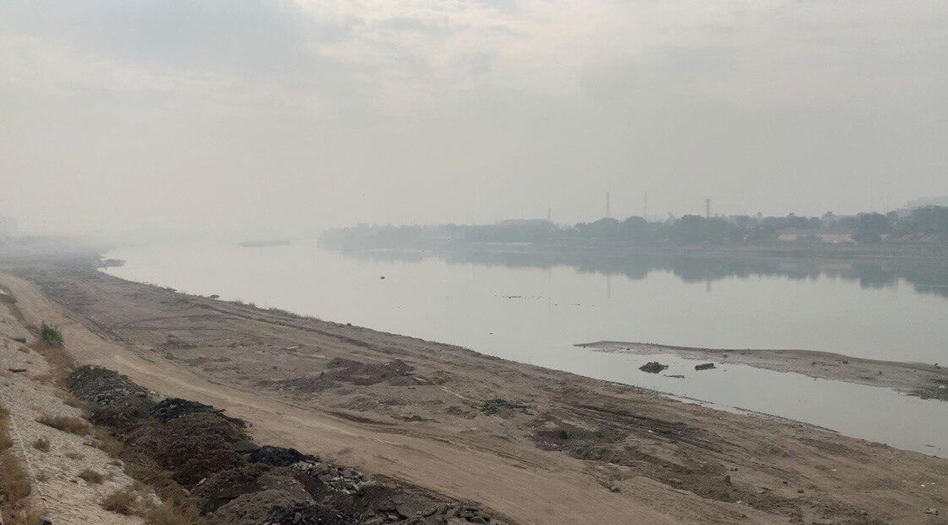 بغداد تختنق.. العاصمة العراقية تتصدر مدن العالم الأكثر تلوثا لأول مرة - سبوتنيك عربي, 1920, 26.11.2025