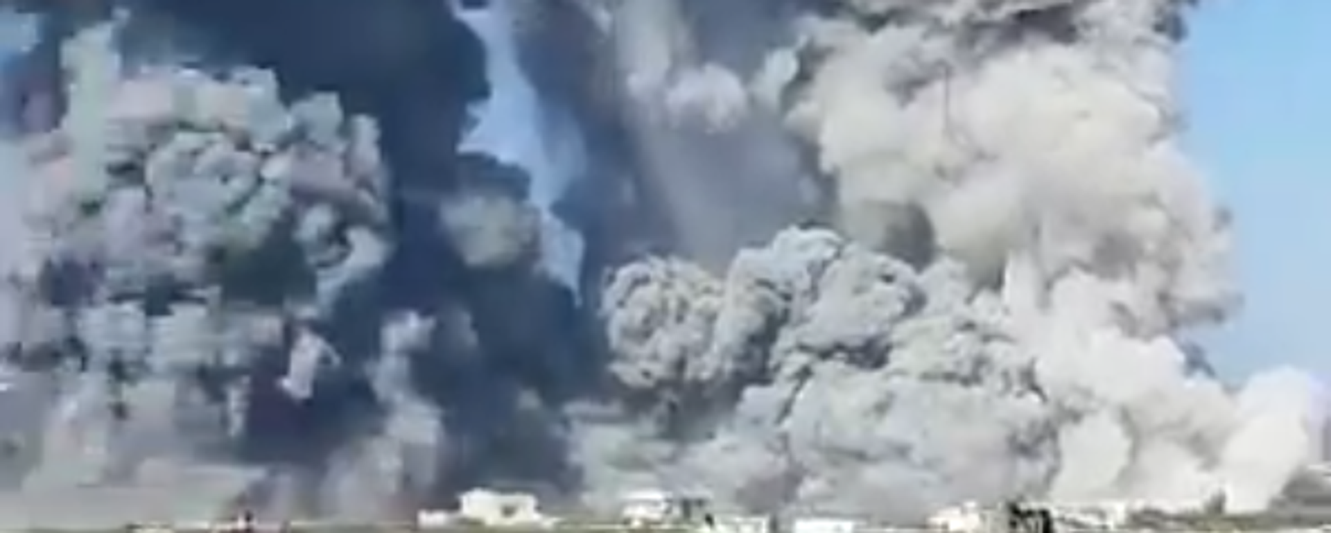 5 قتلى في انفجار ضخم بريف إدلب غربي سوريا - سبوتنيك عربي, 1920, 26.11.2025