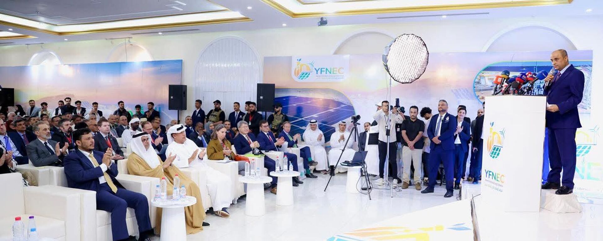 سالم بن بريك  رئيس الحكومة اليمنية في افتتاح المؤتمر الأول للطاقة في عدن باليمن - سبوتنيك عربي, 1920, 08.01.2026