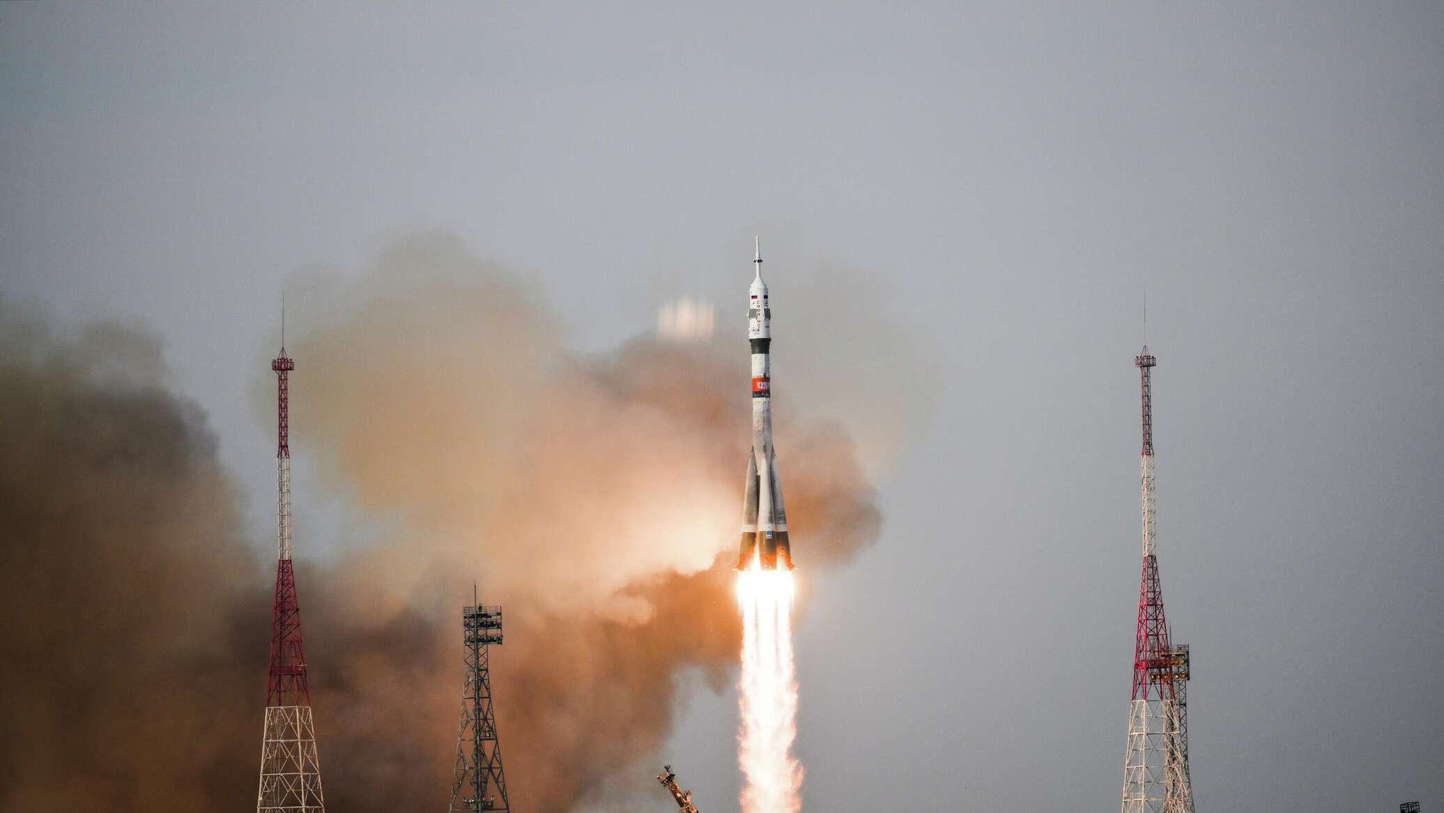 مشهد مهيب للحظة إطلاق صاروخ "سويوز -2.1 إيه" بنجاح من قاعدة "بايكونور"