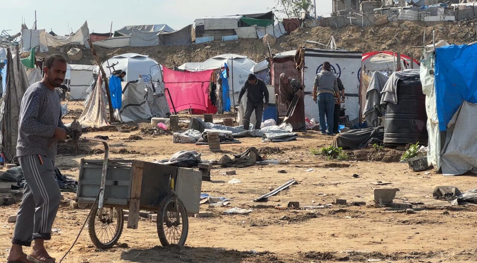 بين التخوف الفلسطيني والخروقات الإسرائيلية ترسم خطة ترامب هيكل غزة الجديدة بين التخوف الفلسطيني والخروقات الإسرائيلية ترسم خطة ترامب هيكل غزة الجديدة - سبوتنيك عربي, 1920, 27.11.2025