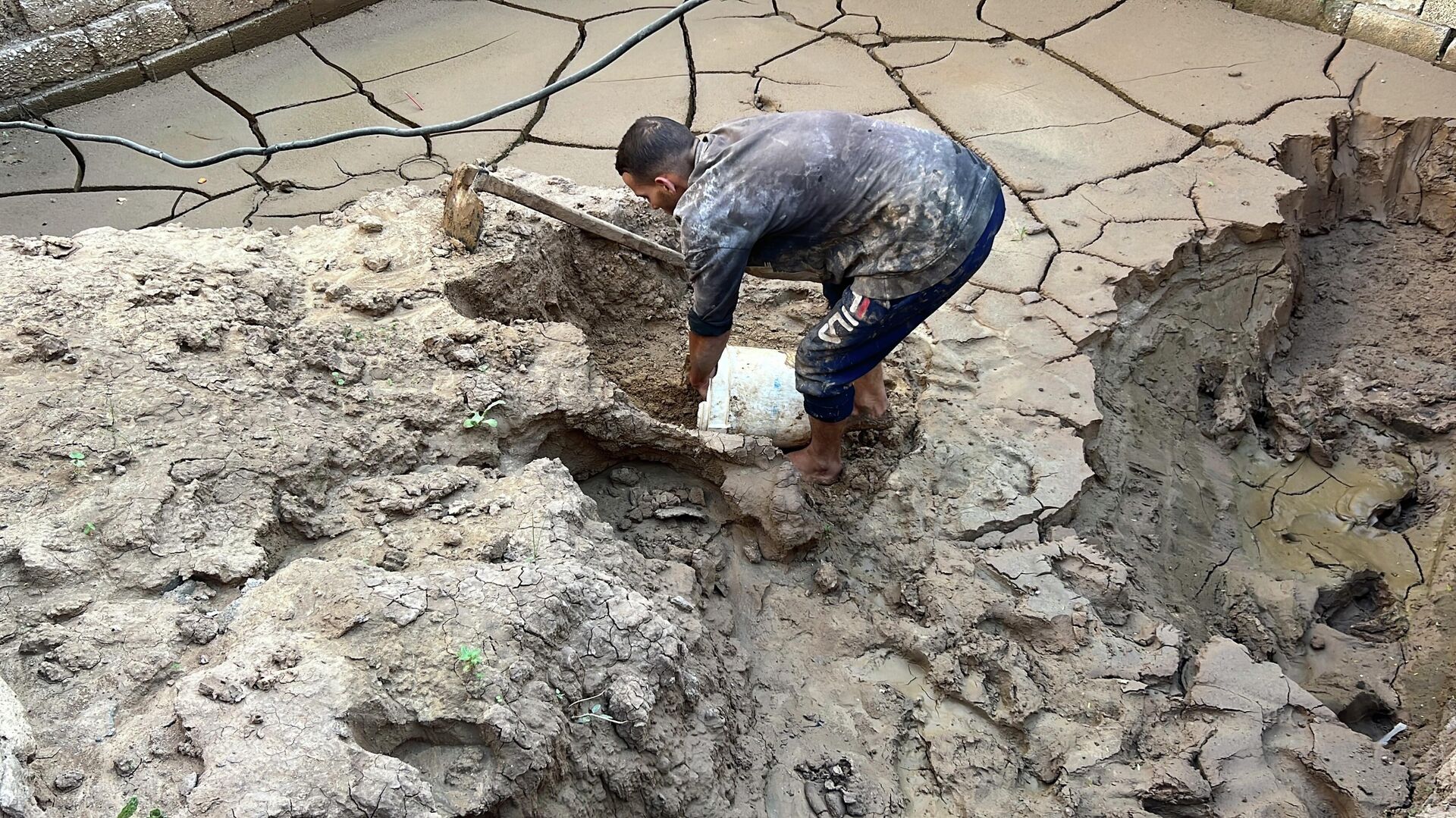 الفخار يستعيد بريقه في غزة وصناعته تزدهر ليكون بديلا للأواني المعدنية التي دمرتها الحرب   - سبوتنيك عربي, 1920, 28.11.2025