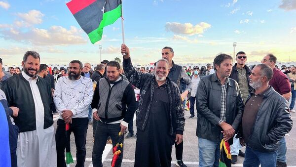 مظاهرات حاشدة في بنغازي ومدن الشرق تطالب بانتخابات رئاسية وإنهاء الجمود السياسي، ليبيا، 28 نوفمبر/ تشرين الثاني 2025 - سبوتنيك عربي