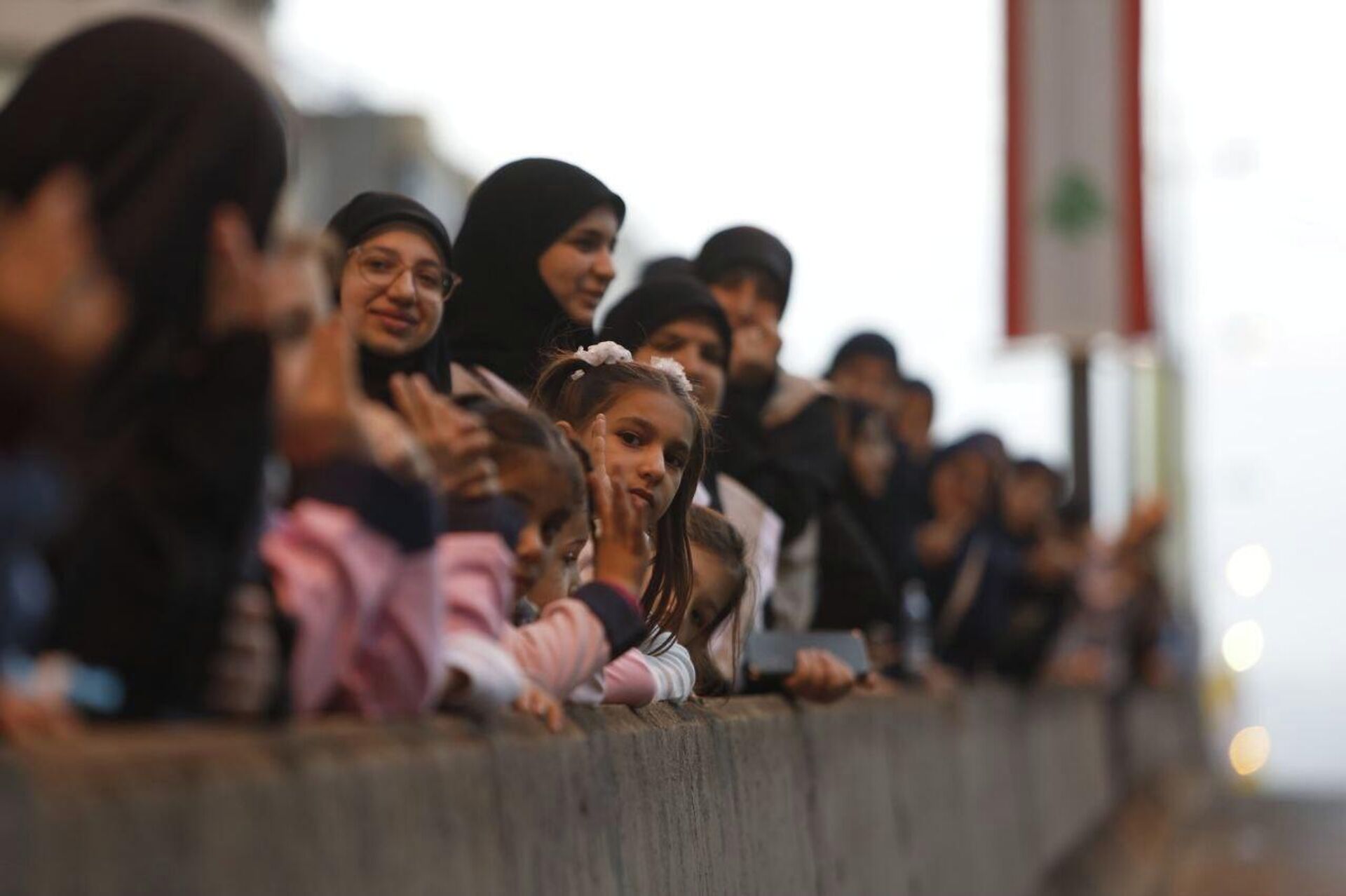 المئات من أهالي الضاحية الجنوبية لبيروت وكشافة المهدي، يستقبلون البابا لاوون الرابع عشر - سبوتنيك عربي, 1920, 30.11.2025