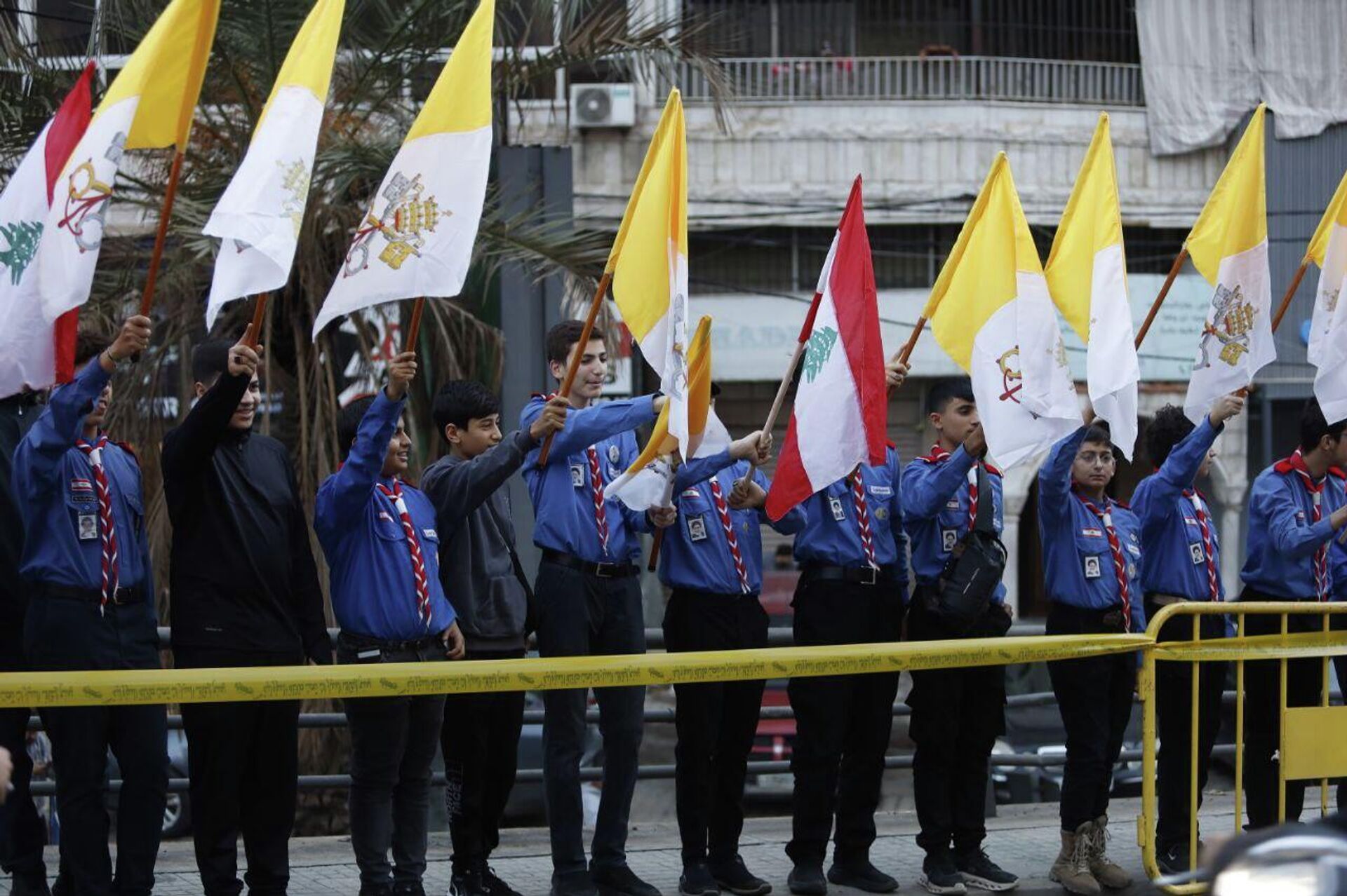 المئات من أهالي الضاحية الجنوبية لبيروت وكشافة المهدي، يستقبلون البابا لاوون الرابع عشر - سبوتنيك عربي, 1920, 30.11.2025