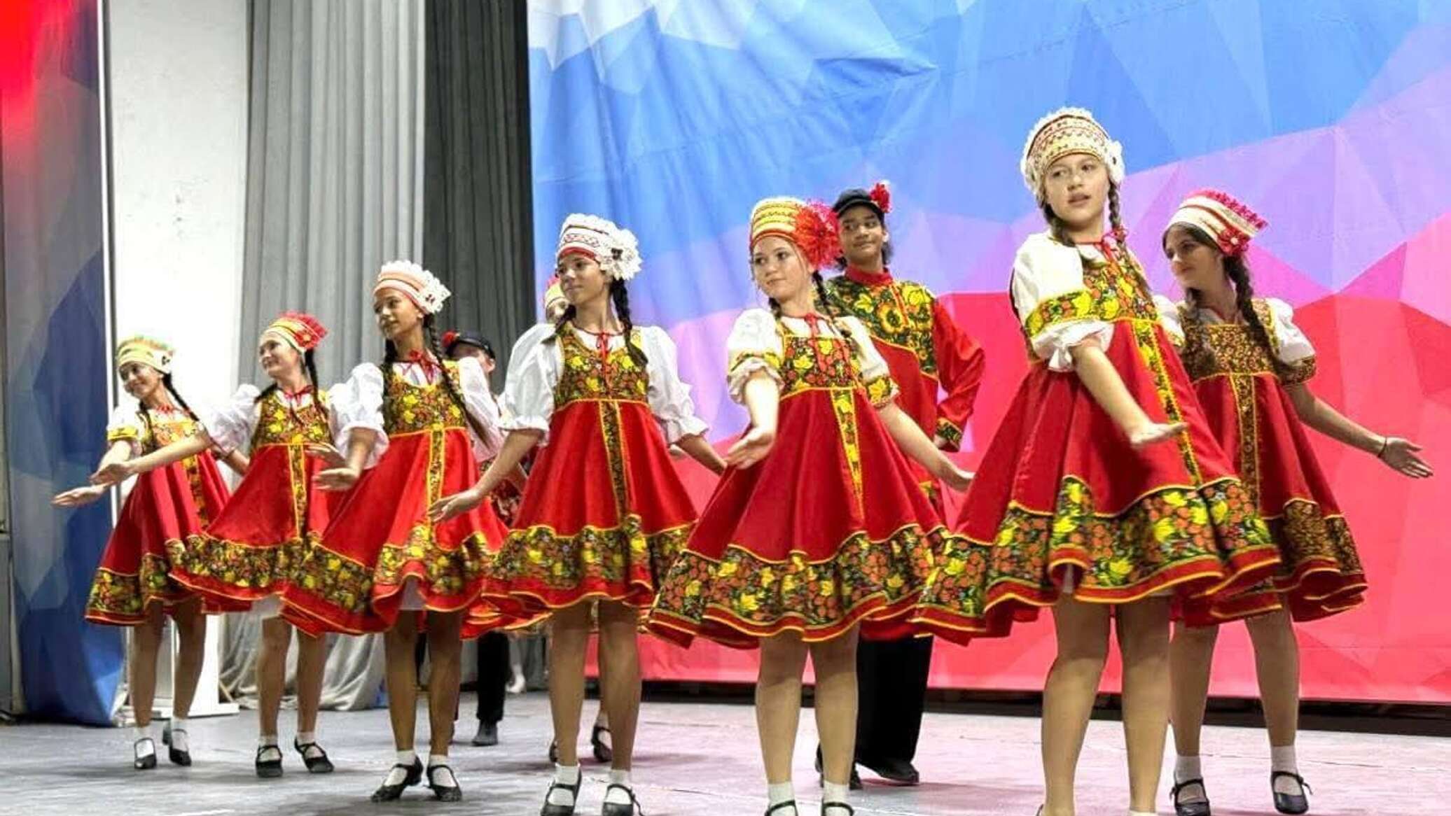 برعاية مصرية.. كرنفال روسي في عيد الوحدة