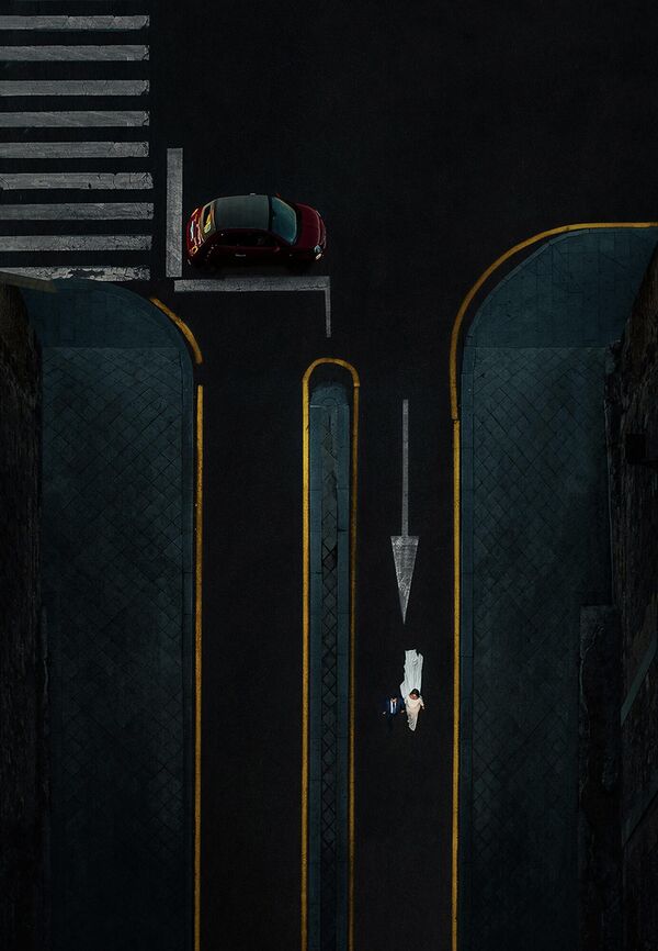 كارلوس سانتانا الفائز من إسبانيا، عن صورة جوية لعروس تسير في طريق مشار إليه بسهم كتعبير عن الحياة الجديدة. كارلوس سانتانا الفائز من إسبانيا، عن صورة جوية لعروس تسير في طريق مشار إليه بسهم كتعبير عن الحياة الجديدة. - سبوتنيك عربي