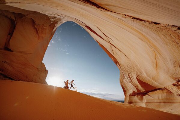 جلسة تصوير خطوبة ماددي ماي قبل يوم الزفاف. جلسة تصوير خطوبة ماددي ماي قبل يوم الزفاف. - سبوتنيك عربي