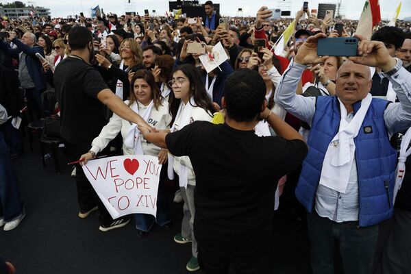 بابا الفاتيكان يختتم زيارته إلى لبنان بقداس حاشد في بيروت بابا الفاتيكان يختتم زيارته إلى لبنان بقداس حاشد في بيروت - سبوتنيك عربي
