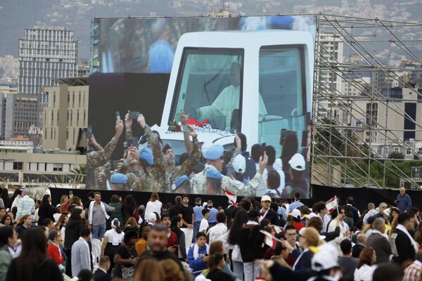 بابا الفاتيكان يختتم زيارته إلى لبنان بقداس حاشد في بيروت بابا الفاتيكان يختتم زيارته إلى لبنان بقداس حاشد في بيروت - سبوتنيك عربي