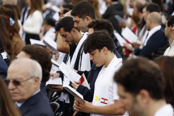 بابا الفاتيكان يختتم زيارته إلى لبنان بقداس حاشد في بيروت بابا الفاتيكان يختتم زيارته إلى لبنان بقداس حاشد في بيروت - سبوتنيك عربي