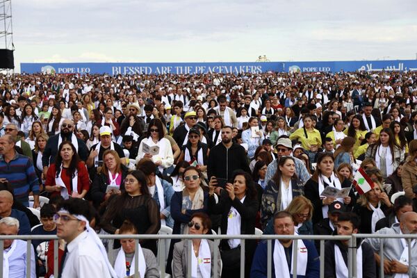بابا الفاتيكان يختتم زيارته إلى لبنان بقداس حاشد في بيروت بابا الفاتيكان يختتم زيارته إلى لبنان بقداس حاشد في بيروت - سبوتنيك عربي