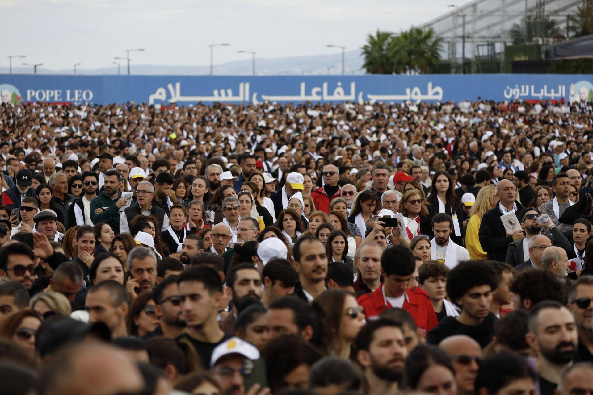 بابا الفاتيكان يختتم زيارته إلى لبنان بقداس حاشد في بيروت بابا الفاتيكان يختتم زيارته إلى لبنان بقداس حاشد في بيروت - سبوتنيك عربي, 1920, 02.12.2025